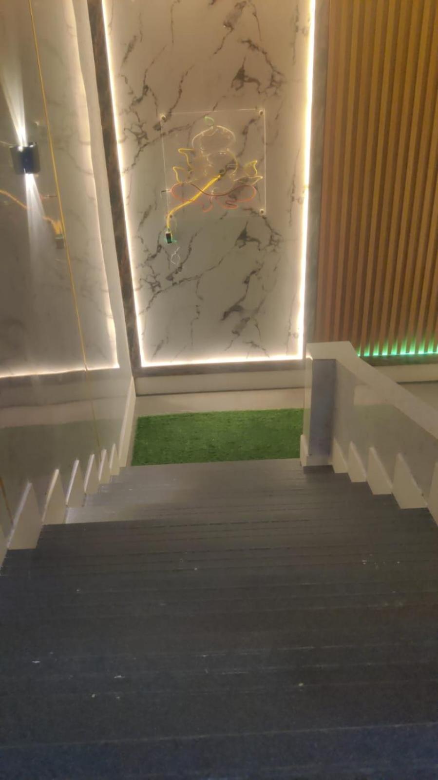 Royal Inn Guwahati Bagian luar foto