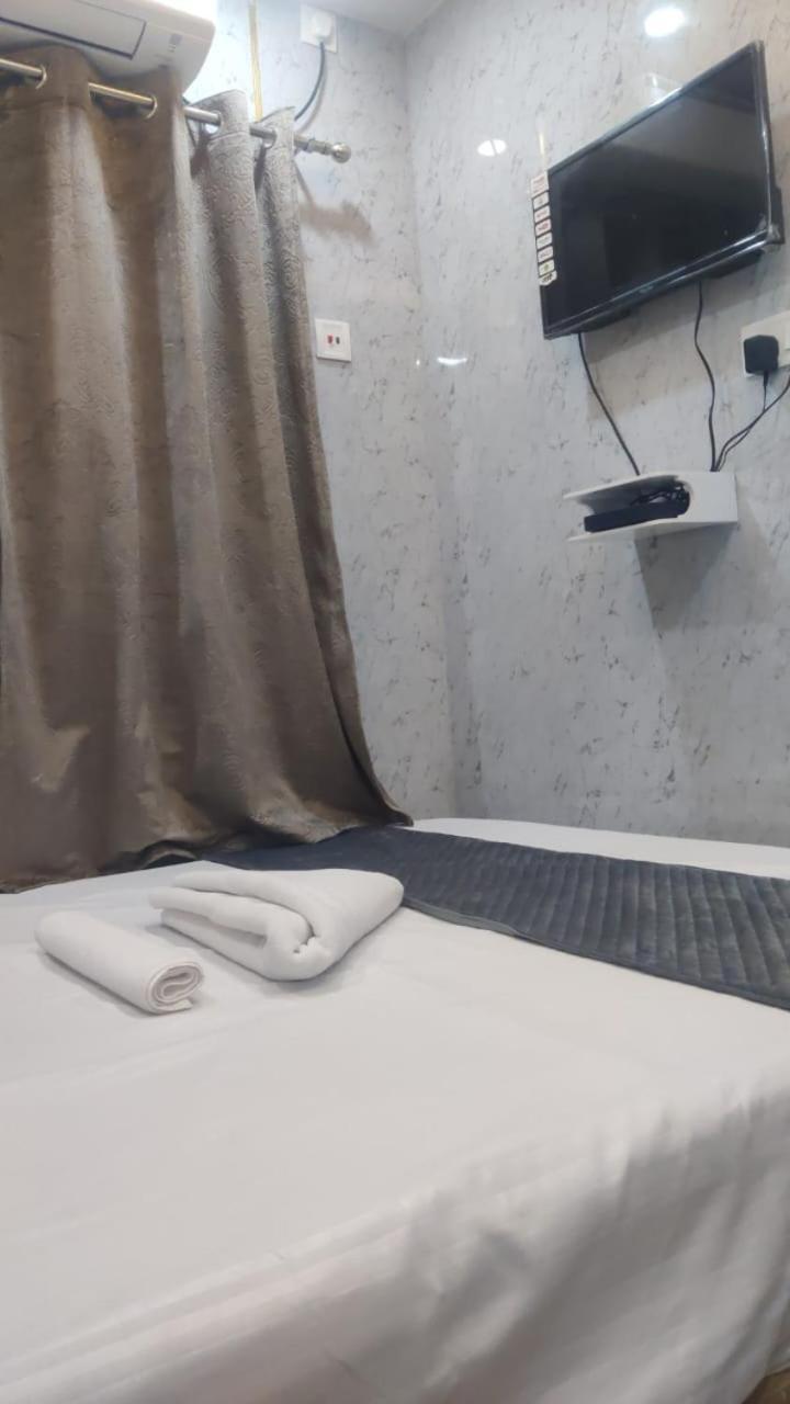 Royal Inn Guwahati Bagian luar foto