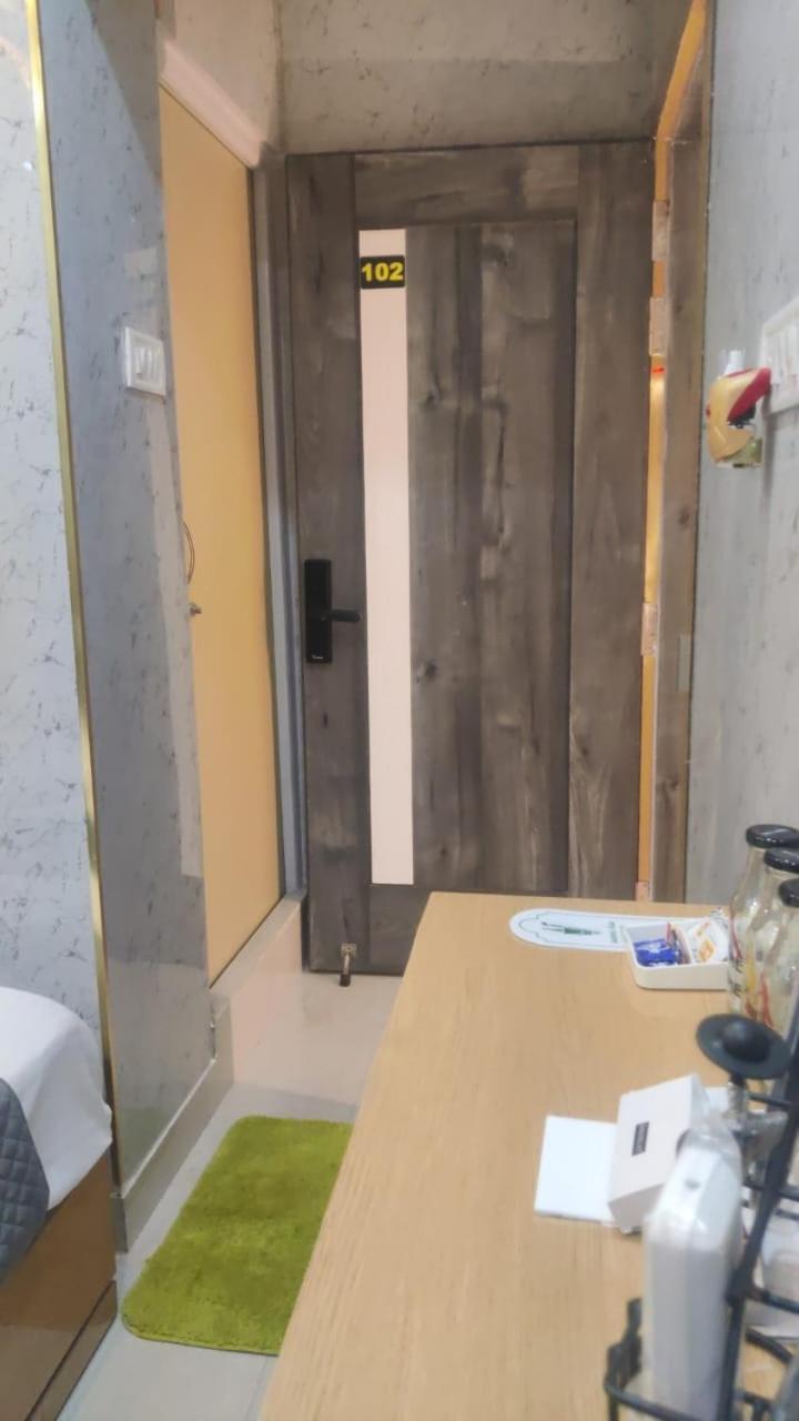 Royal Inn Guwahati Bagian luar foto